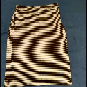 Almost New, Black & White Pencil Skirt